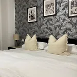 Homes By Palumbo 아파트 Prunella